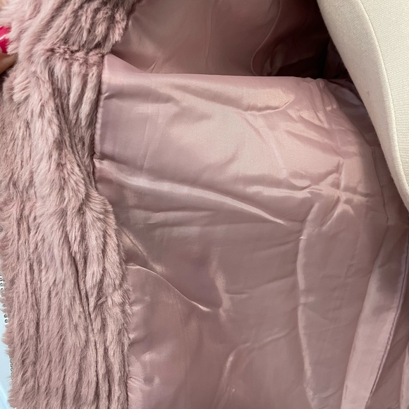 Pink faux fur jacket - Picture 4 of 8